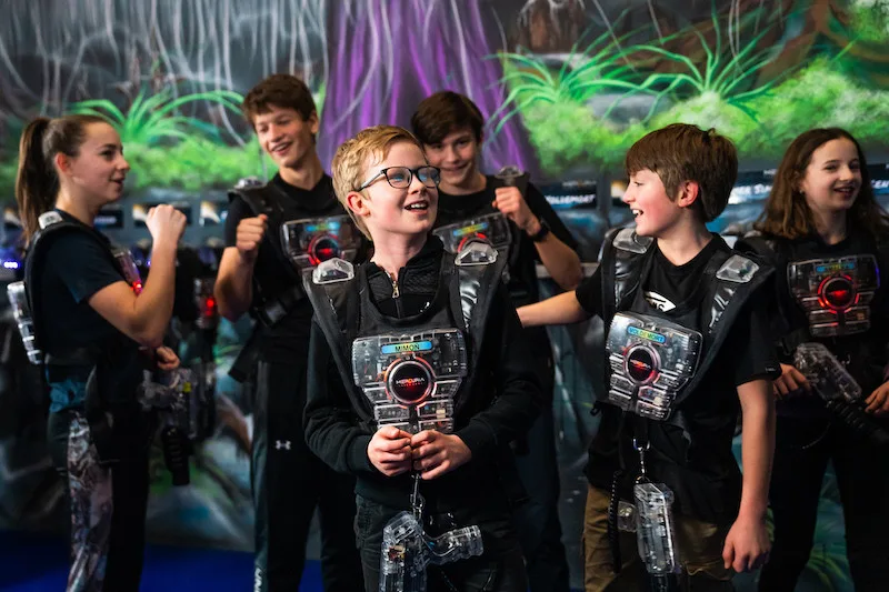 Kroužky pro děti nemusí být jen fotbal nebo flétna – Mercuria Laser Game ví, co děti baví