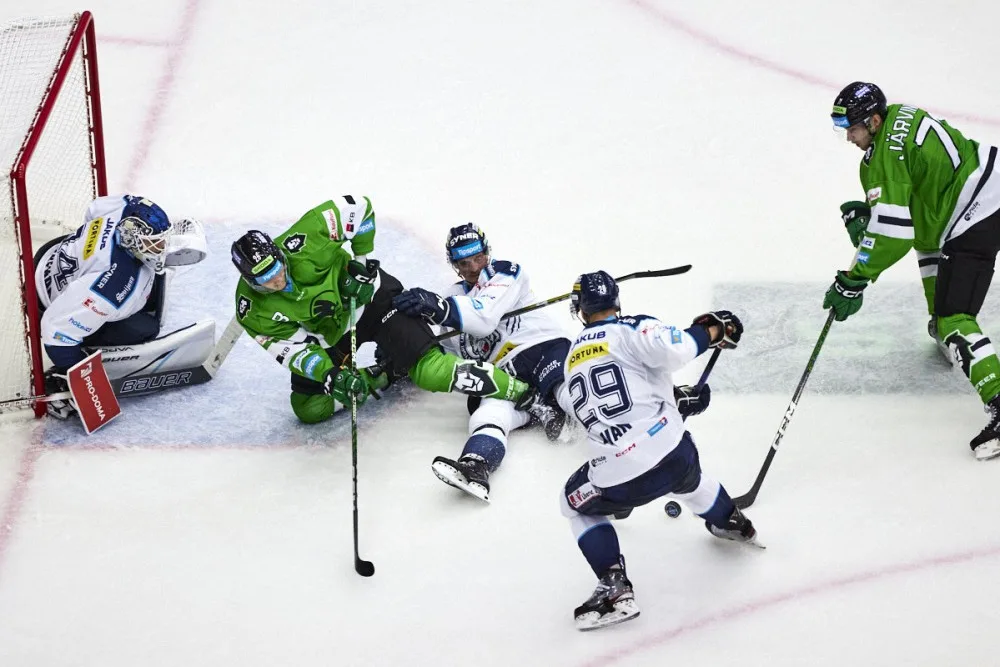 Vlach rozhodl derby s Boleslaví, Tygři berou první výhru
