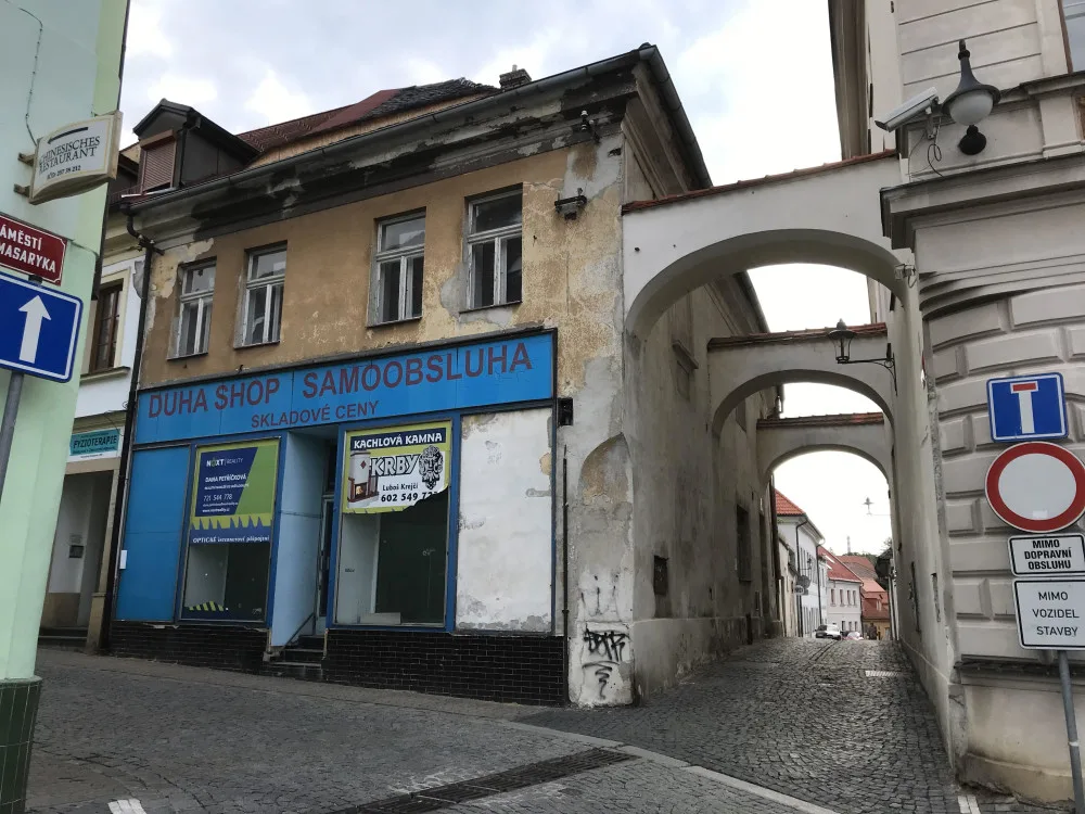 Česká Lípa koupí chátrající dům v sousedství radnice na náměstí