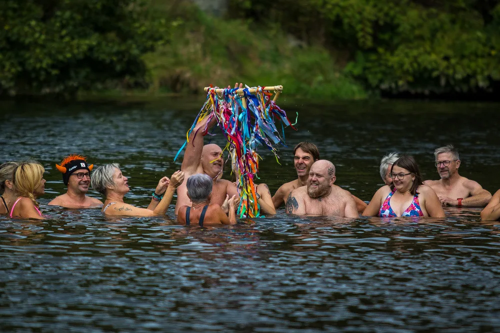 Na Maloskalsku zakončili vodáckou sezónu slavnostním zamykáním řeky Jizery