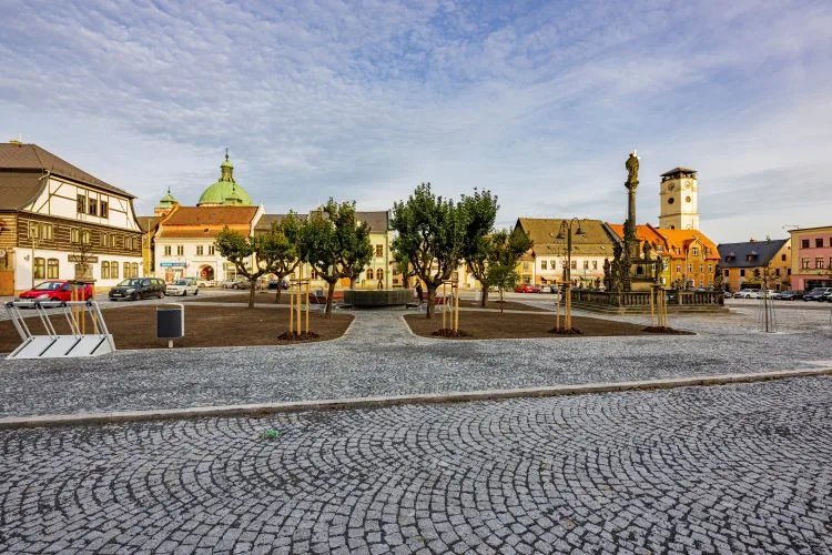 Kompletní obnova centrálního náměstí v Jablonném v Podještědí
