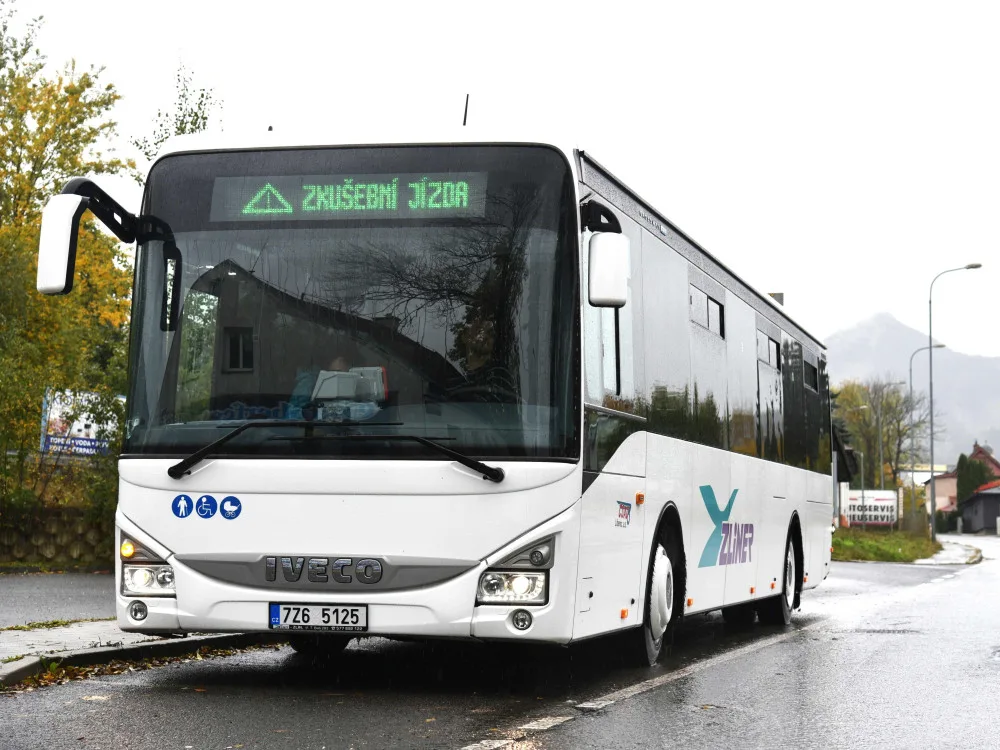 Nový hybridní autobus.