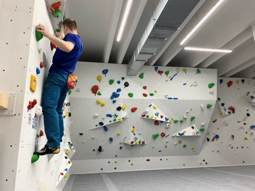 Sportovní haly univerzity v Harcově už opět fungují. Rekonstrukce vyšla na 122 milionů