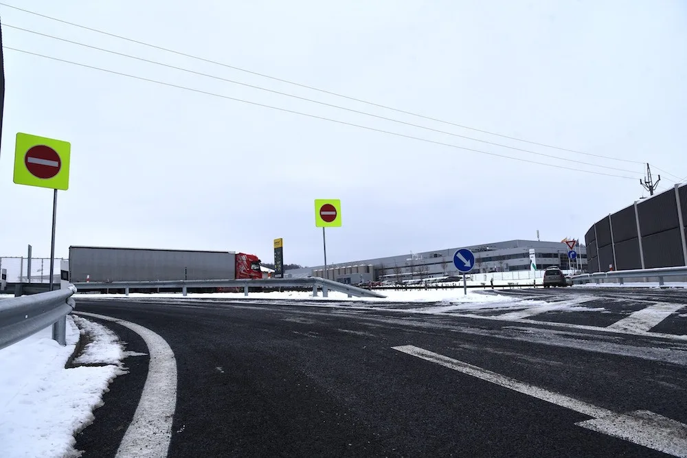 Nový nájezd a sjezd na průtah zklidní a odvede část dopravy z Turnova