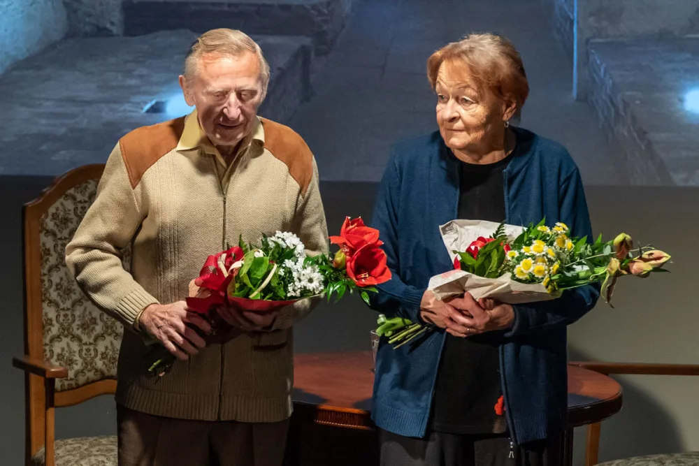 Ocenění Osobnost Českodubska obdržel učitelský pár. Manželům Steinbauerovým gratulovaly dvě stovky lidí