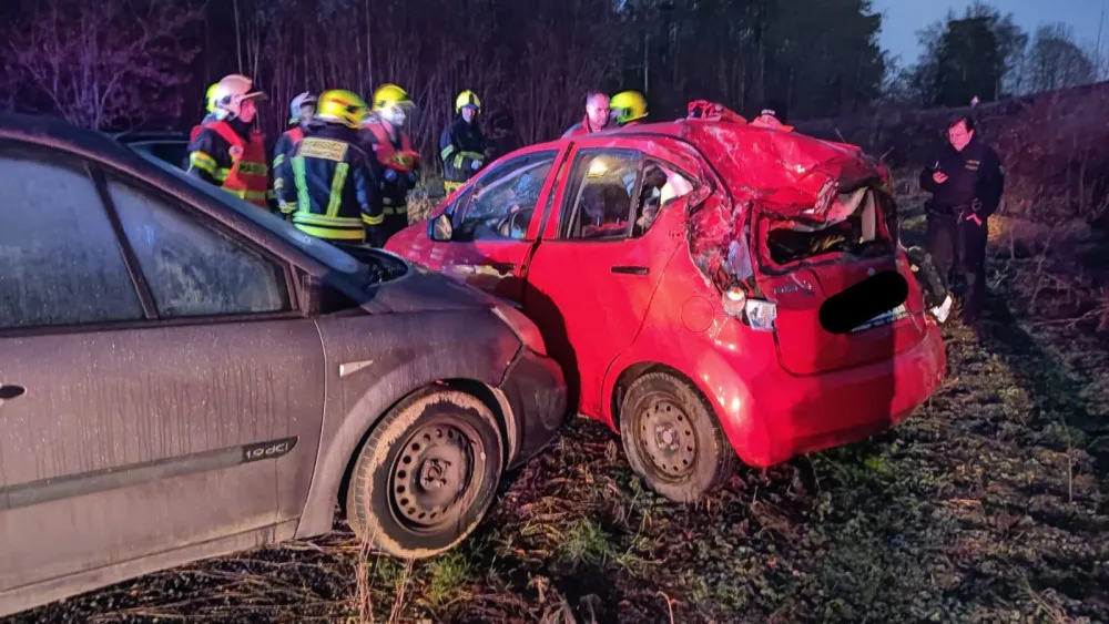 Silnice v Libereckém kraji pokryla ledovka. Hodně se bouralo