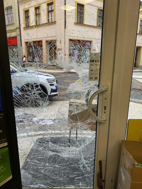 Ranní běh s alkoholem po kapsách se nevyplatil muži na Jablonecku, skončil v řece