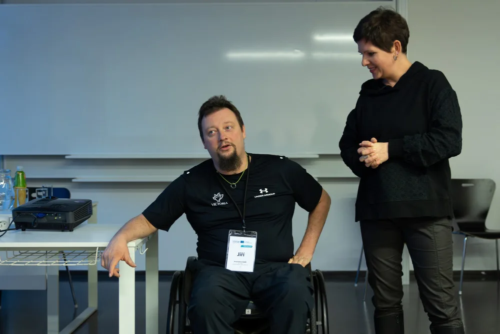 Pacientům po úrazu či onemocnění páteře pomáhá speciální projekt