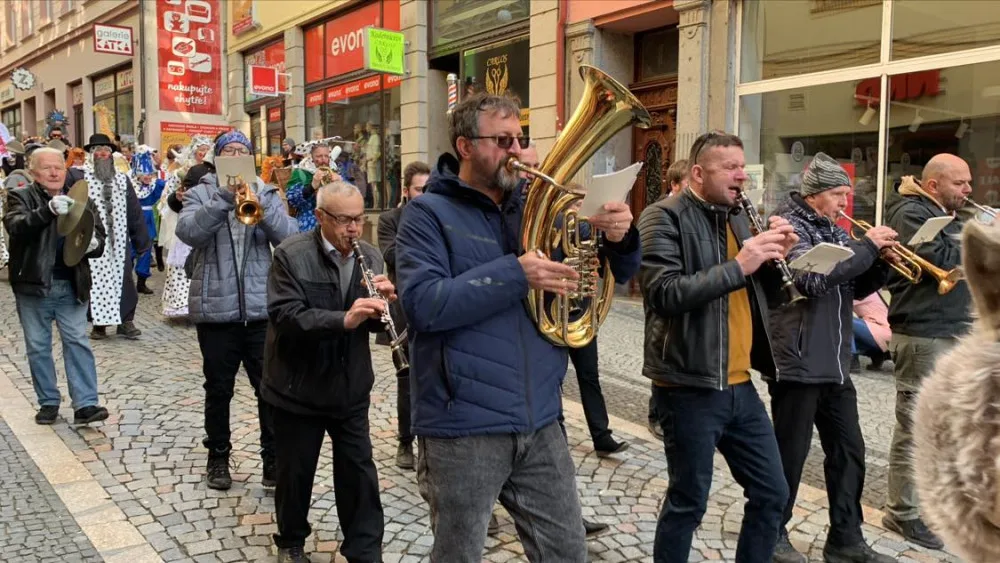 Průvod masek i zabijačka. Liberec oslavil masopust