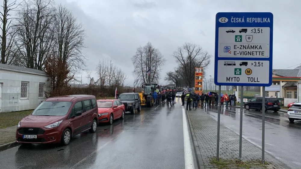 Poslední klidný protest? Zemědělci vyjeli demonstrovat na hranice
