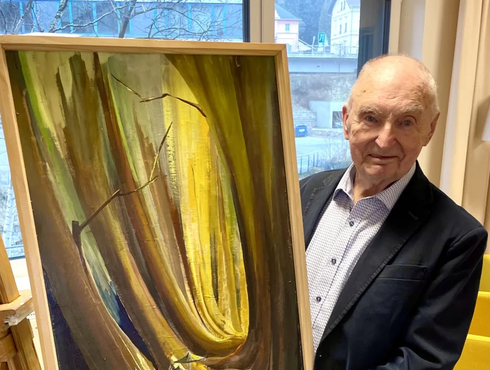 Malíř Jiří Sklenička Zderazský dnes slaví devadesátiny, v Liberci učí kreslení