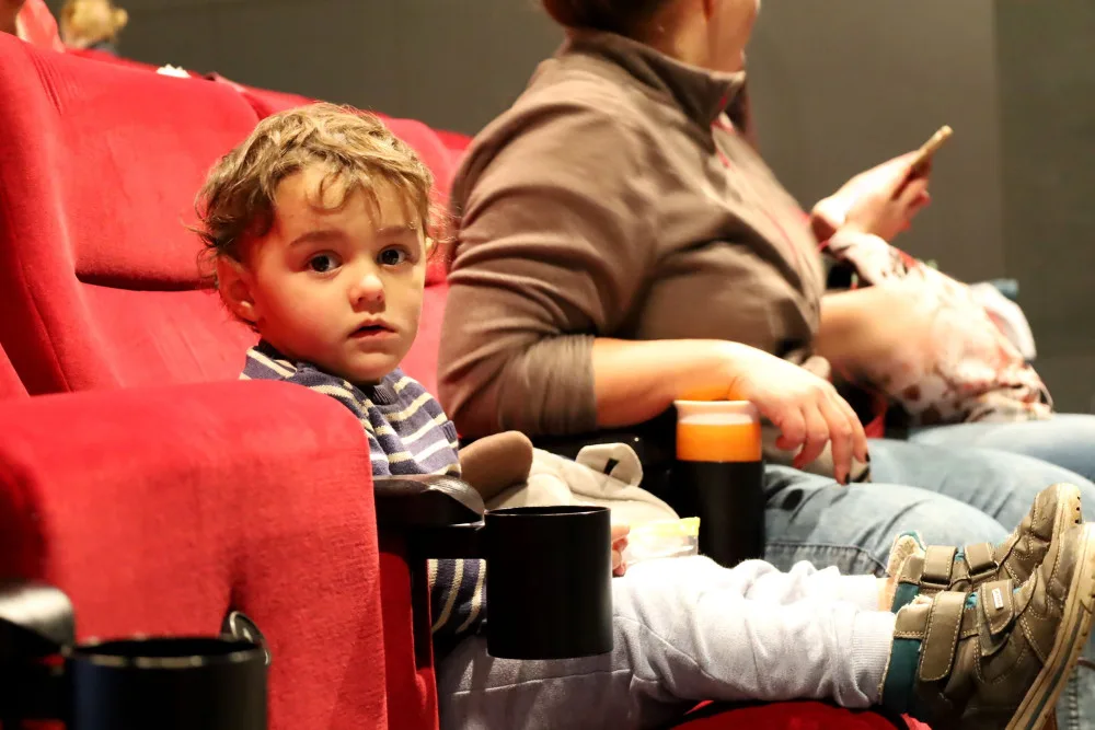 Baby kino je přizpůsobeno nejmenším divákům.