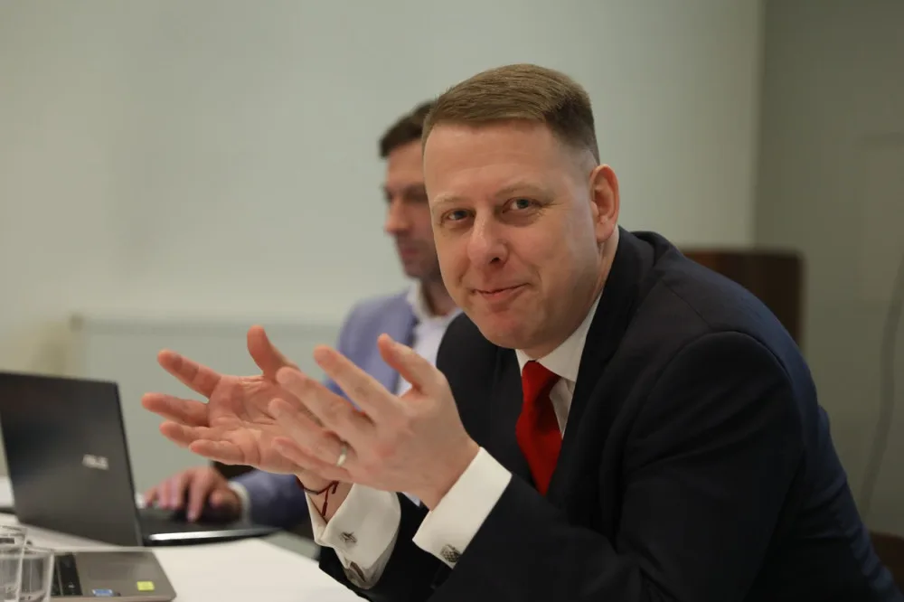 KOMENTÁŘ: Nenažraní agrobaroni mlaskají čím dál hlasitěji