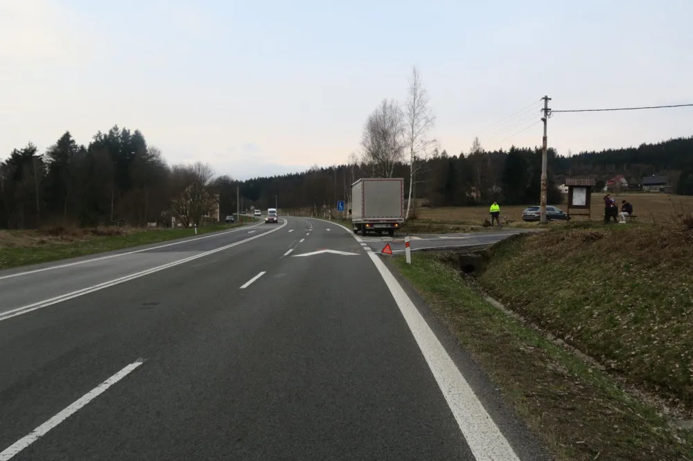 Policisté na Jablonecku hledají svědky dopravní nehody