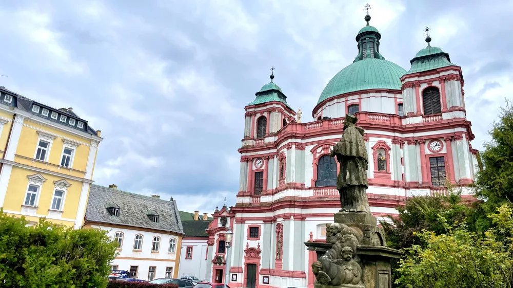Bazilika s hrobem sv. Zdislavy v Jablonném.