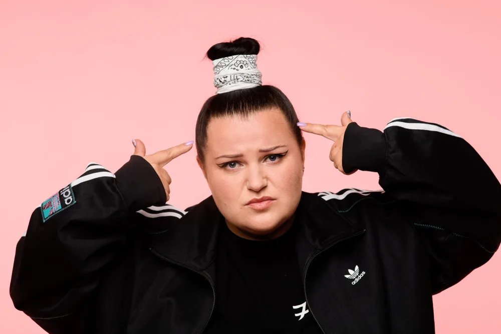 Ukrajinská raperka alyona alyona.