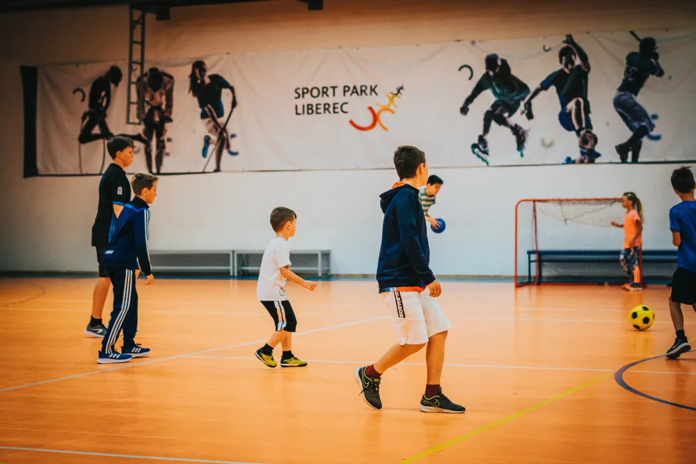 Dopřejte vašim dětem prázdniny plné pohybu a zábavy s příměstským sportovním táborem Hravé prázdniny