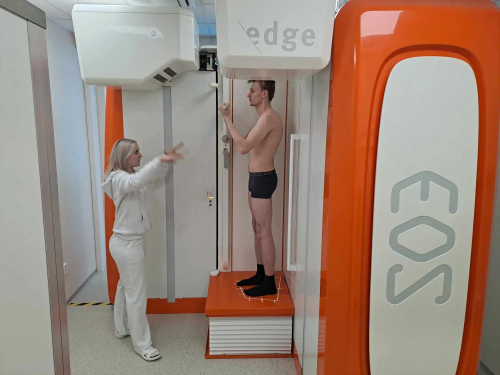 Jeden z důležitých přístrojů laboratoře je radiologický zobrazovací systém EOS Imaging Edge.