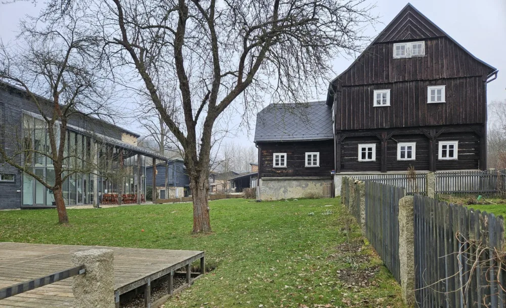 V Ekocentru Střevlík v Oldřichově otevřeli 1. května Dům přírody Jizerských hor.
