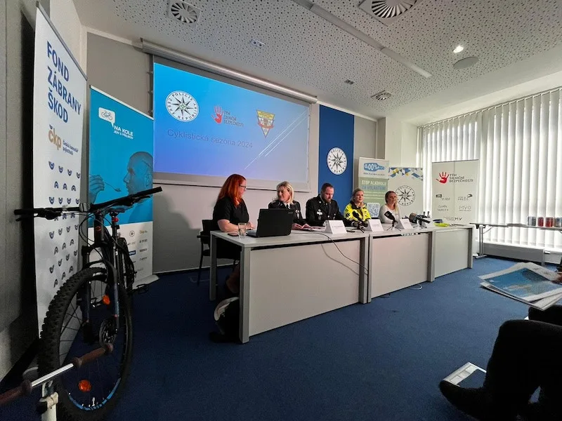 Projekt Na kole jen s přilbou letos rozšíří  komunikační kampaň směrem k rodinám