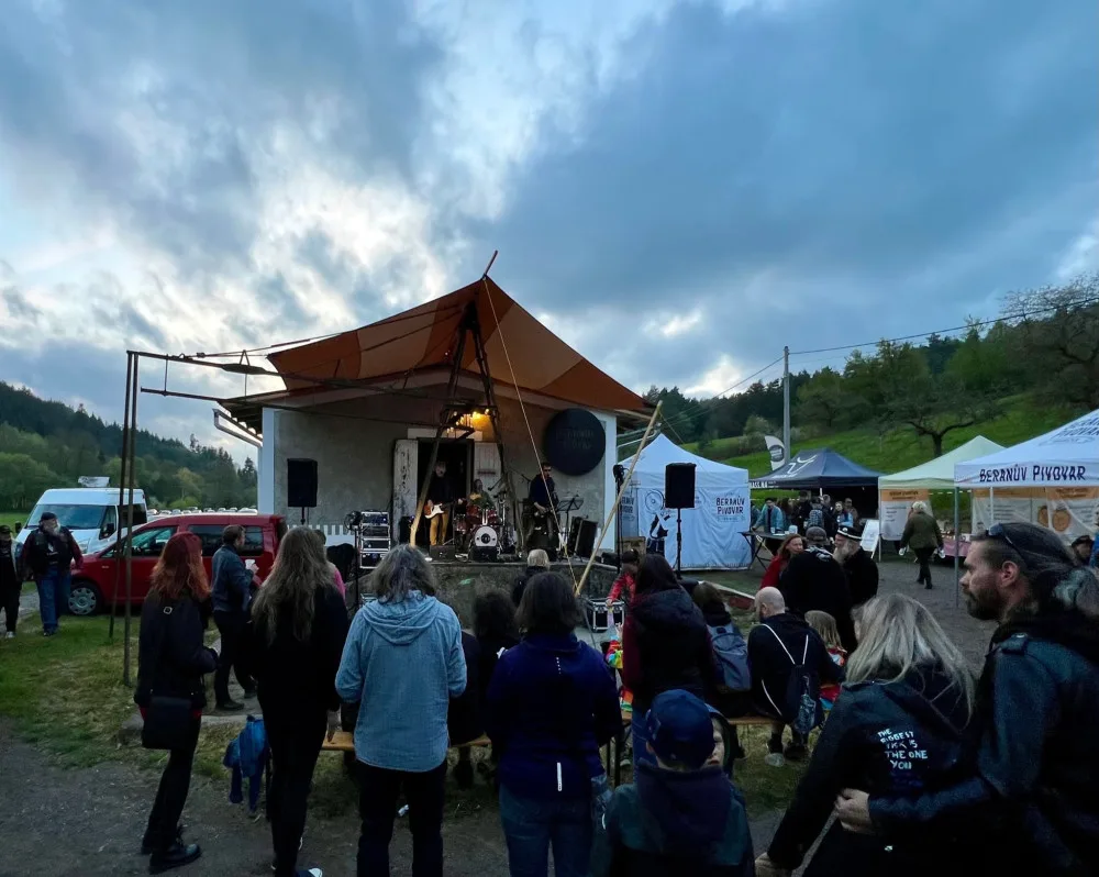Roztočte to s Beranem. V Trávníčku zahraje Baumaxa i Lewis Creaven Band