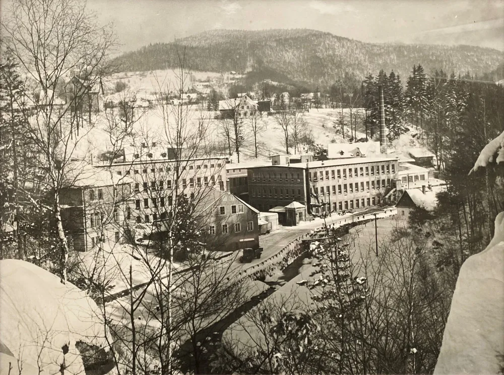 Historická fotografie továrny v Kateřinkách.