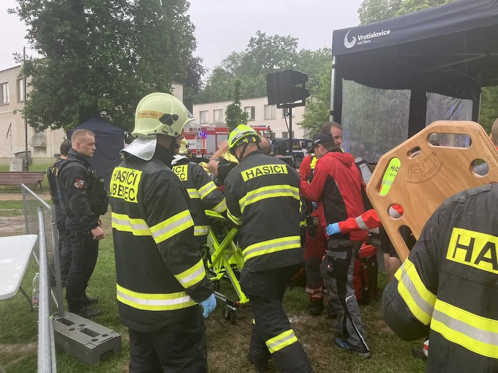 Na dětském dnu ve Vratislavicích uhodil blesk. Třináct zraněných, z toho pět dětí