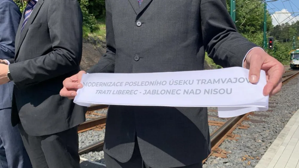 Ať slouží dalších osmdesát let. Modernizace trati mezi Libercem a Jabloncem byla slavnostně ukončena