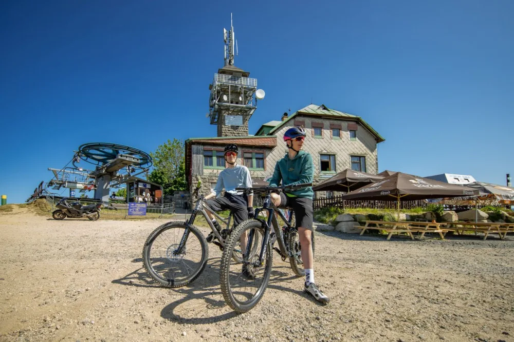 Bikepark Tanvaldský Špičák nabízí adrenalin a zábavu v jednom