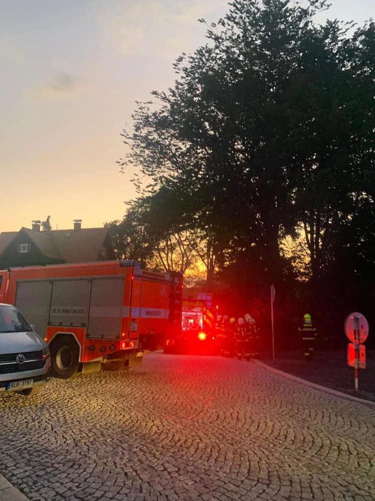 Požár v Liberci. Hořelo v areálu bývalých skokanských můstků nedaleko Masarykovy ulice