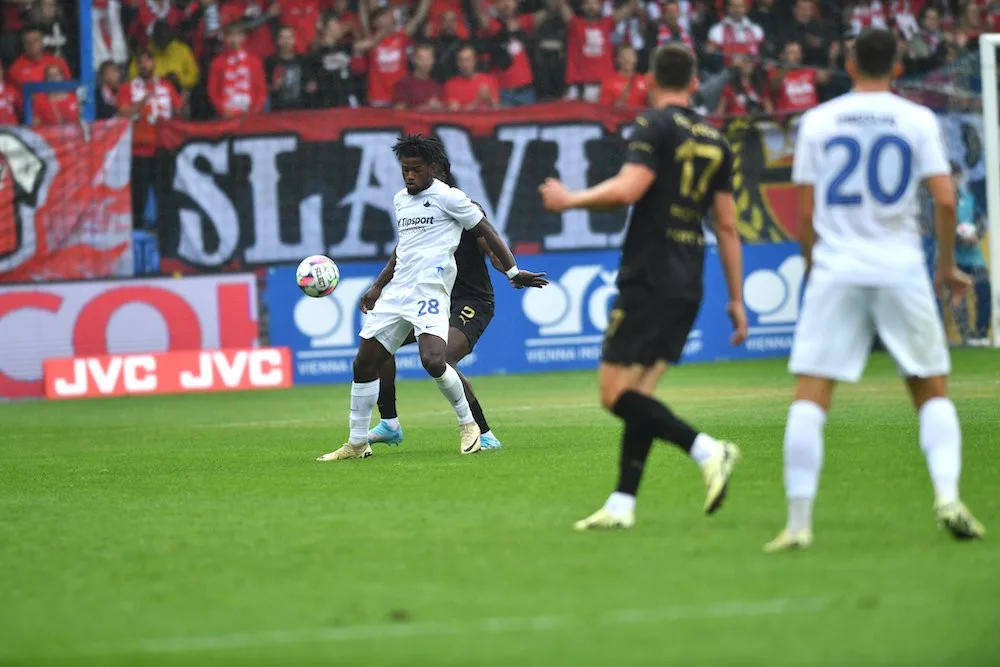 Slovan před devíti tisíci diváky podlehl Slavii. Jediným gólem rozhodl Diouf