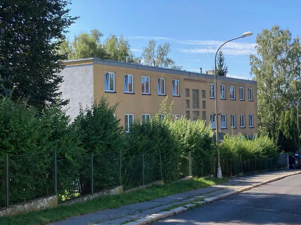 Liberecká nemocnice hledá firmu na opravu dětské psychiatrie.