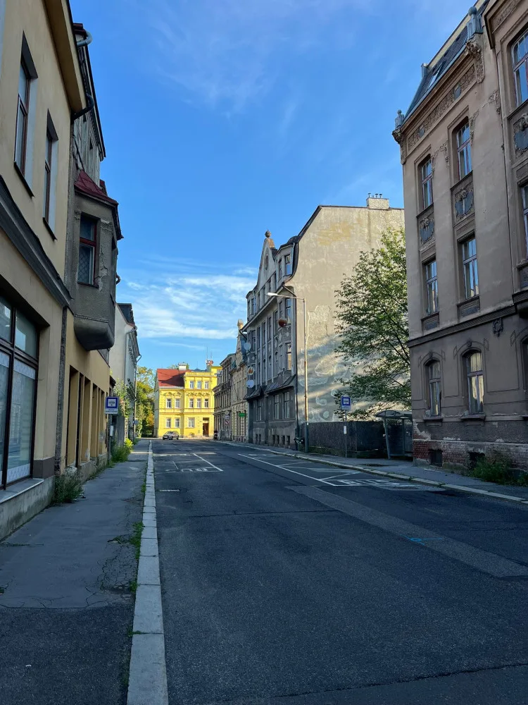 Řidiče v Jablonci čeká další komplikace – v pondělí se uzavře ulice Mlýnská