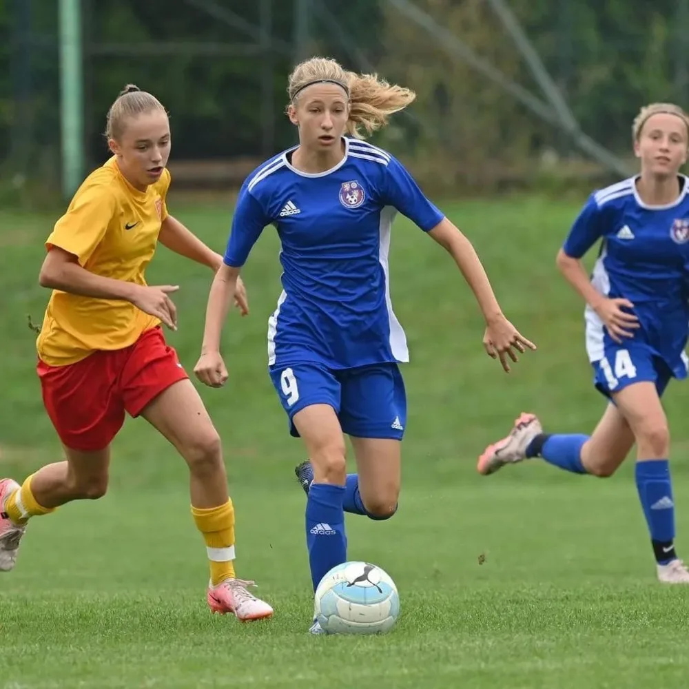 (NE)OBYČEJNÍ: Čtrnáctiletá Terka Chládková si fotbal musela vydobýt. Teď střílí jeden gól za druhým a pomýšlí na reprezentaci