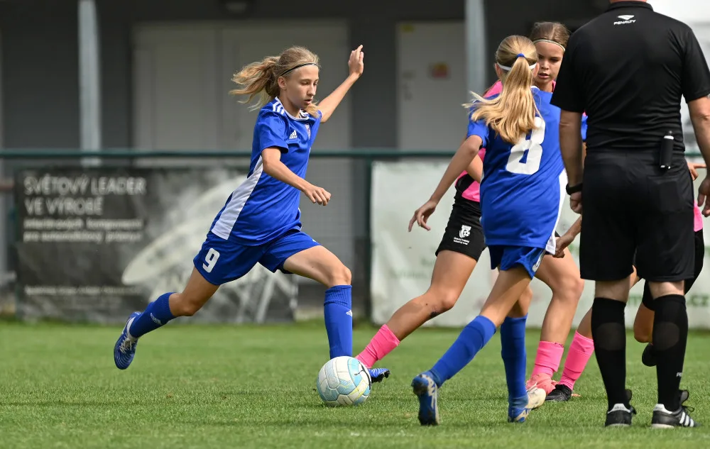 (NE)OBYČEJNÍ: Čtrnáctiletá Terka Chládková si fotbal musela vydobýt. Teď střílí jeden gól za druhým a pomýšlí na reprezentaci