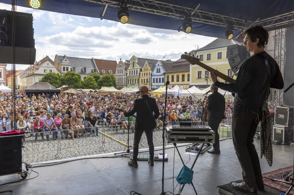 Frýdlant hostí Krajské dožínky. Bavit bude dožínkový průvod i s traktory, zemědělský program v parku či koncerty