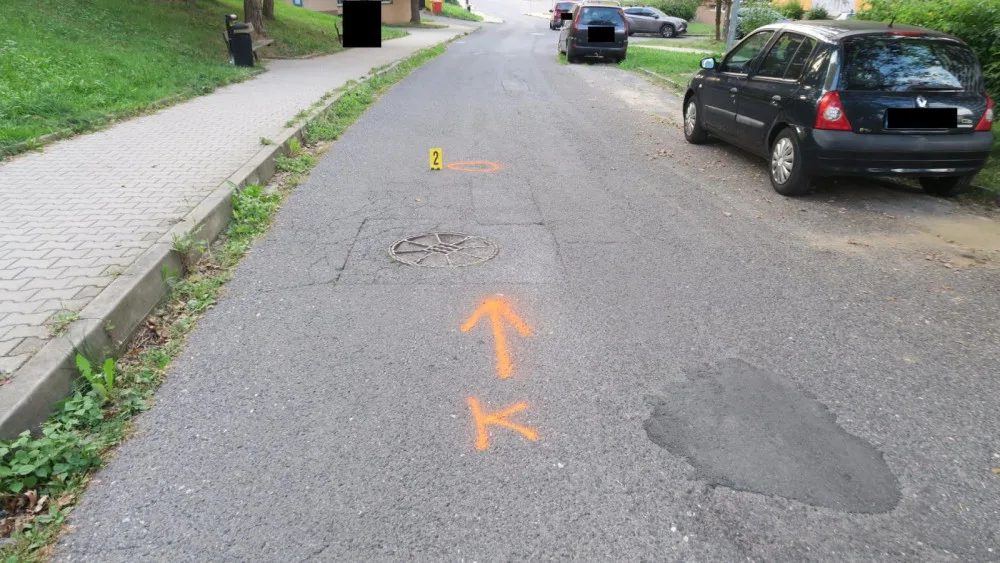 Silně opilý muž se v Železném Brodě vydal na cestu na elektrokoloběžce. Skončil v nemocnici