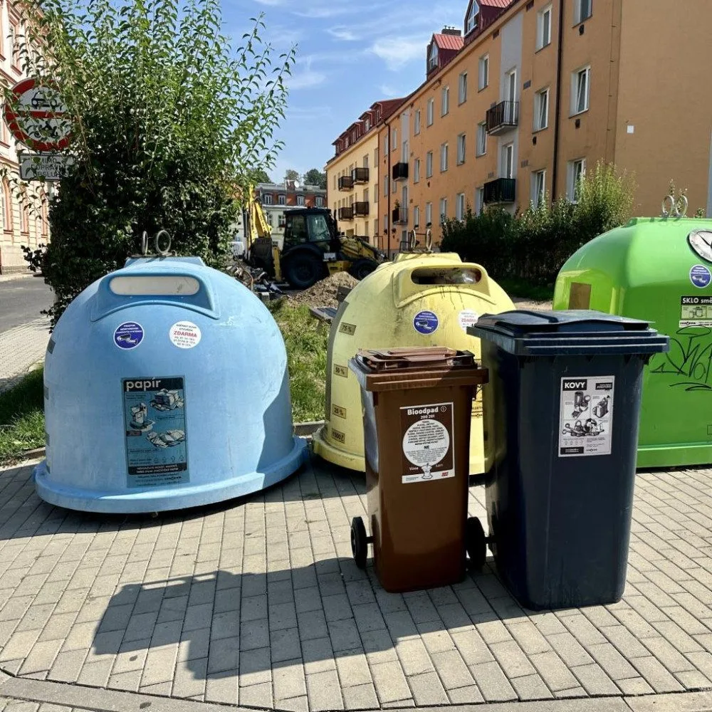 Chrastava rozmístila po městě popelnice na bioodpad.