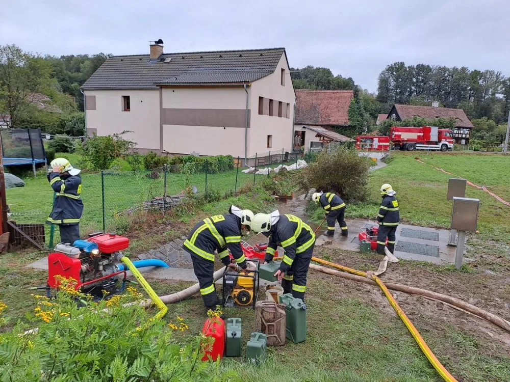 V Libereckém kraji bylo odpoledne bez proudu skoro devět tisíc domácností