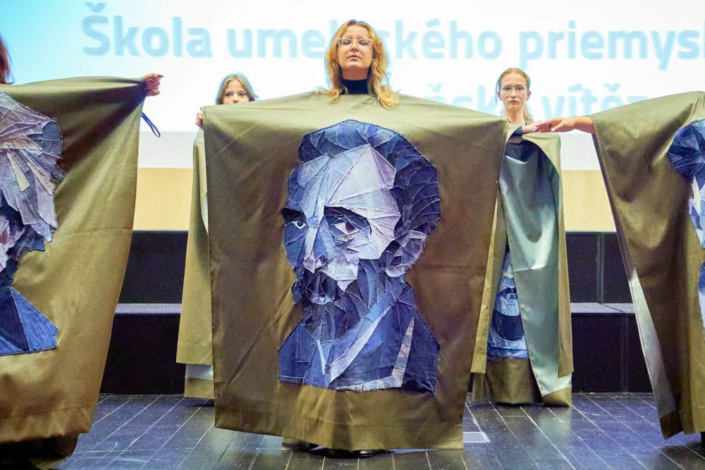 Energie a talent na jedinečné soutěži. Na univerzitě soupeřili mladí návrháři z celé země