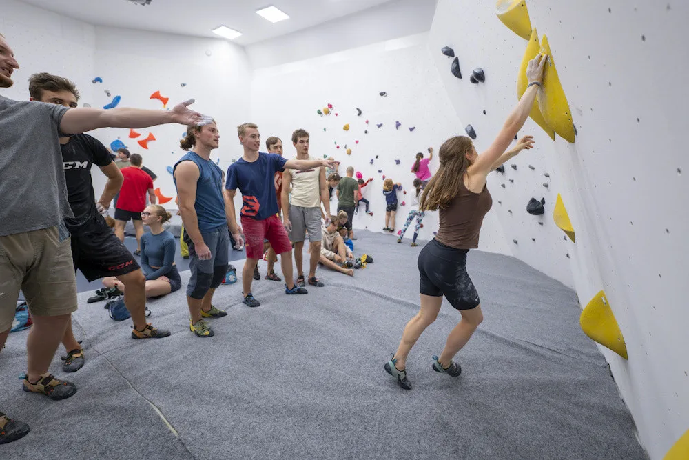 Boulderistka Jana Švecová otevřela novou lezeckou halu v Liberci