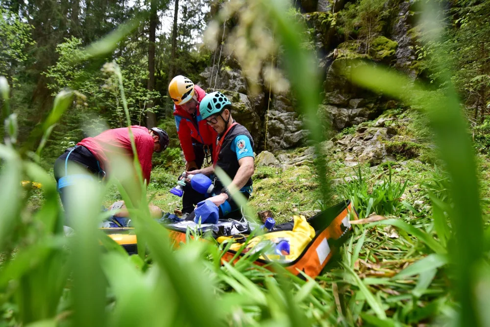Letní měsíce plné turistů přinesly horským záchranářům více práce než obvykle