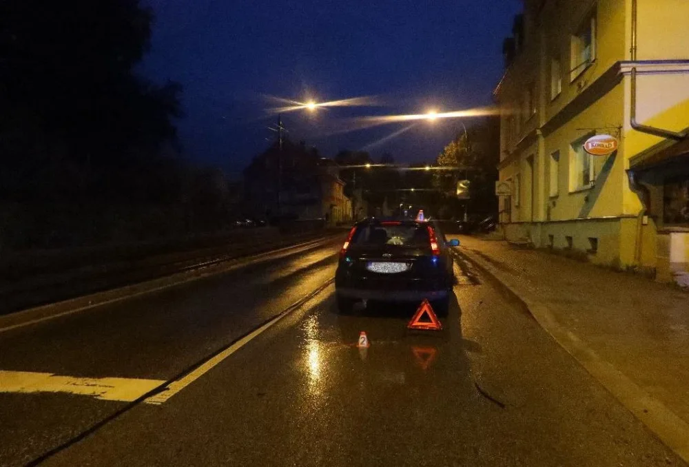 Řidička ve Vratislavicích srazila chodkyni. Hledají se svědci