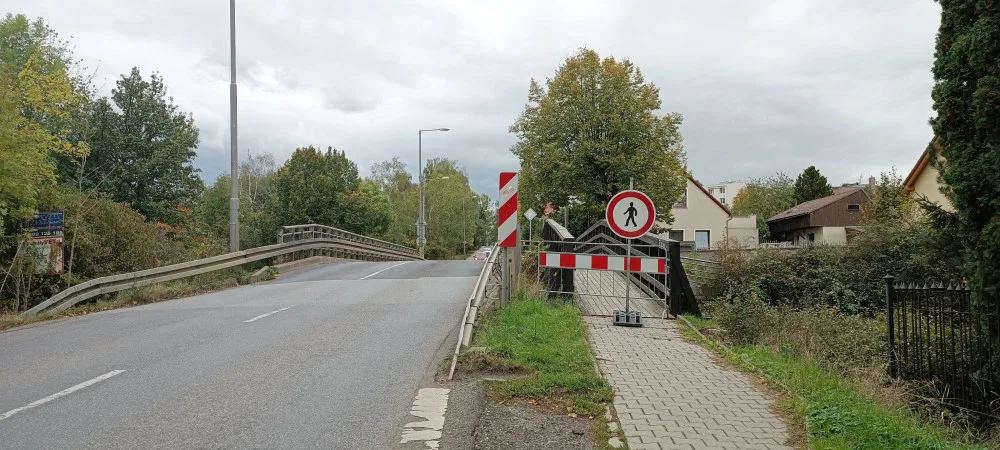 Město uzavřelo lávku v Kubelíkově ulici, je v havarijním stavu
