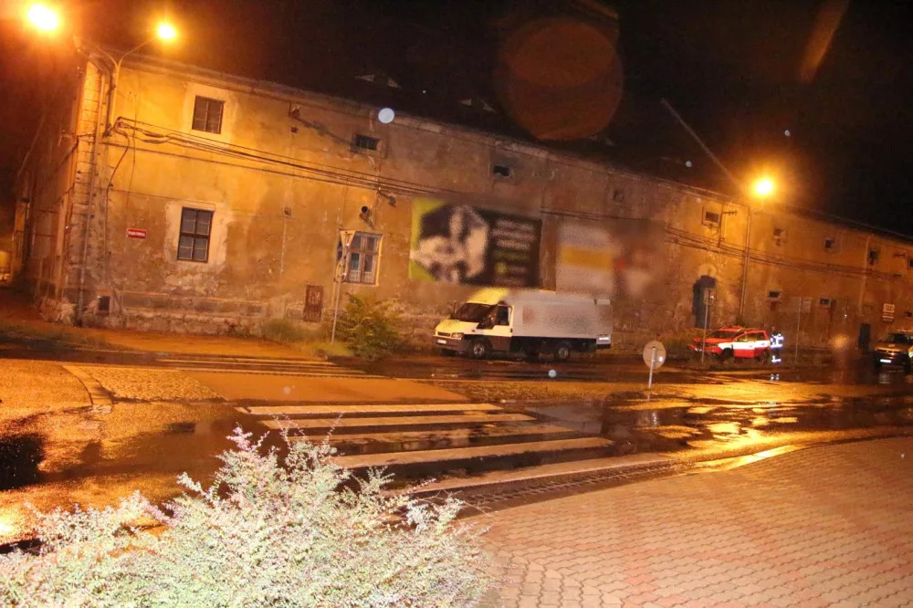 U českolipské nemocnice hořela už druhá dodávka, policie šetří, zda jde o dílo stejného žháře
