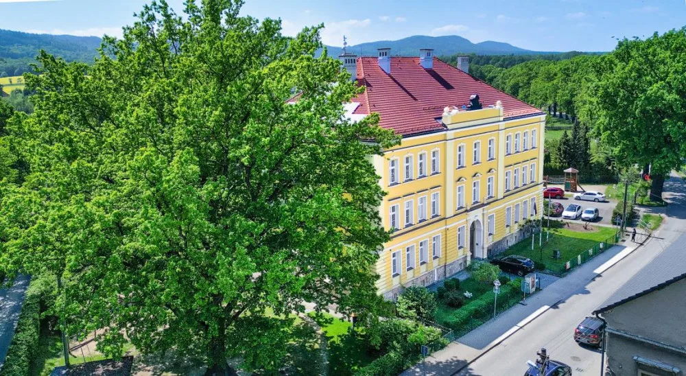 V Hrádku nad Nisou začala rekonstrukce školy v Loučné, děti musely jinam