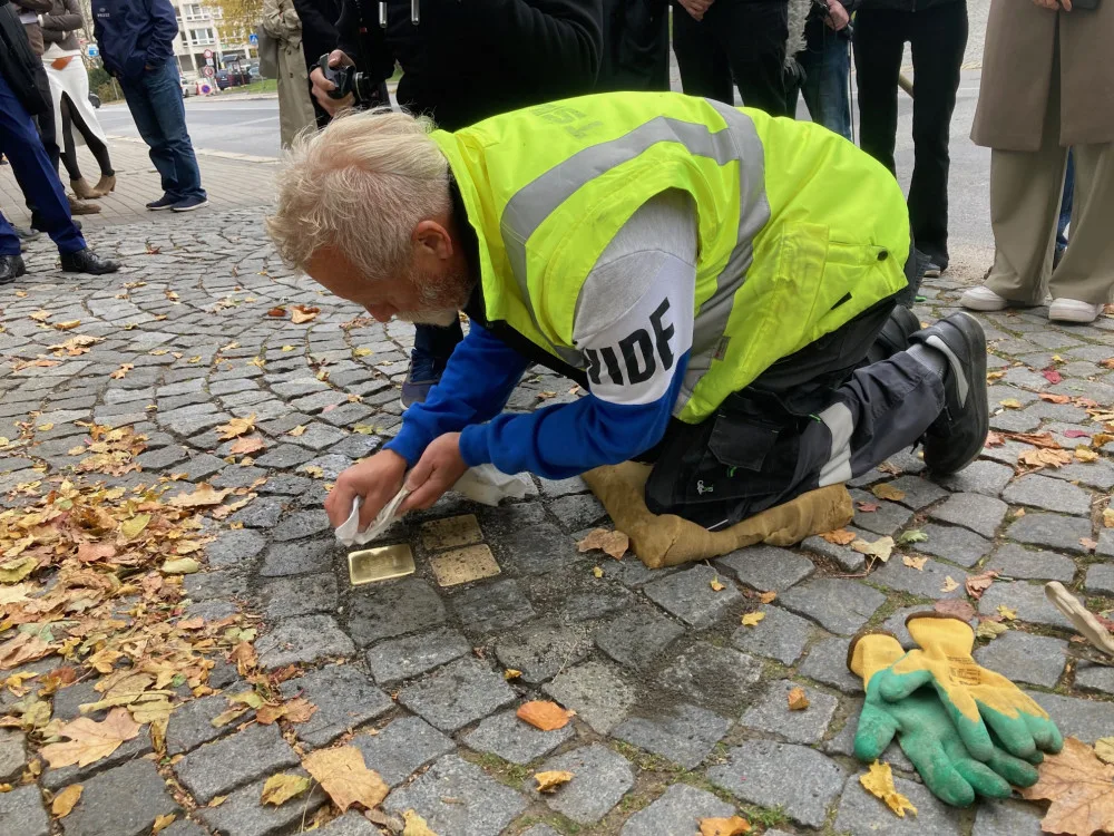 V Liberci byly položeny další Stolpersteriny. Kameny zmizelých připomínající oběti holocaustu, které žily v Liberci