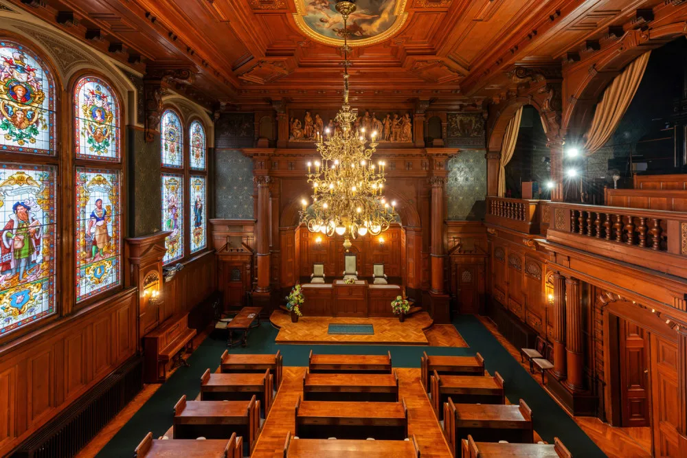 Liberec zve ve svátek na Den otevřených dveří radnice a paláce Liebieg, Jablonec na oslavy 130 let Sokola