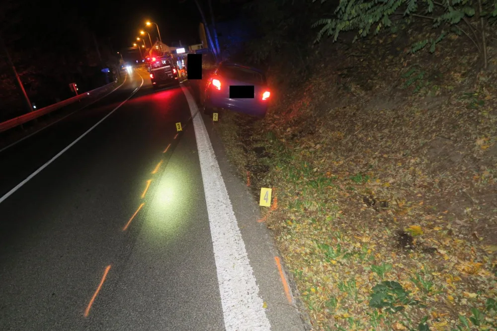 Řidič náklaďáku vjel dna Železnobrodsku do protisměru a zavinil nehodu. Z místa ujel, teď po něm pátrá policie