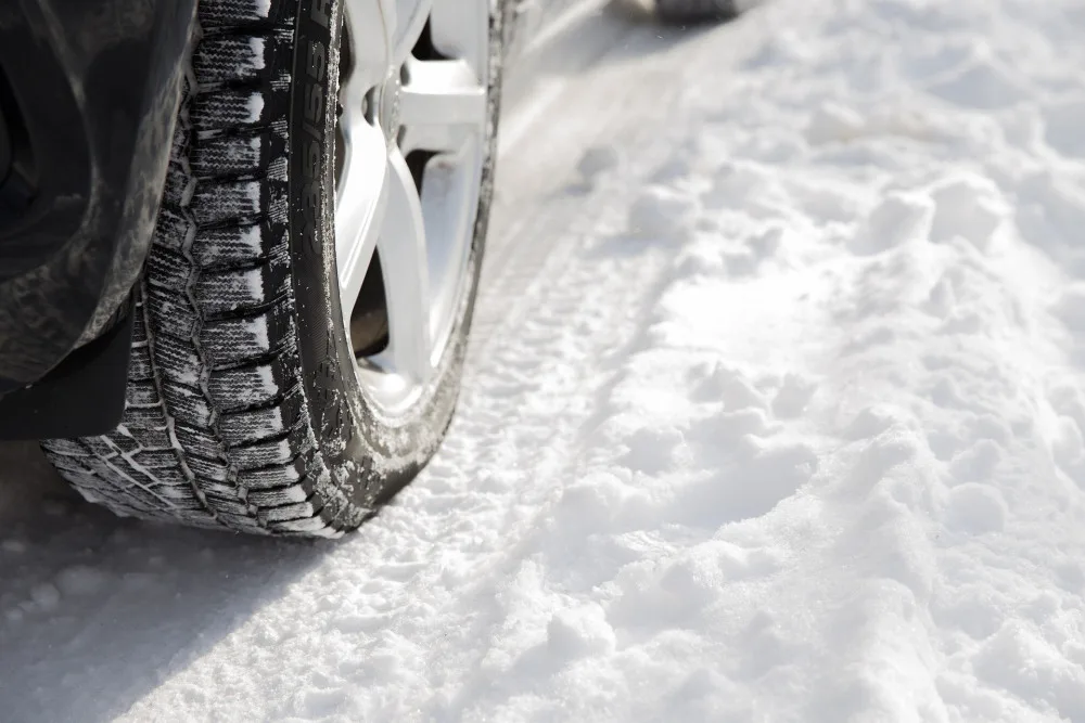 Blíží se ranní mrazíky, které volají po obutí automobilu do zimních pneumatik